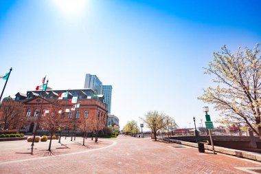 Columbus Park ve Gar Binası güneşli gün, Baltimore, Maryland, ABD pompalama kanalizasyon güzel görünümü