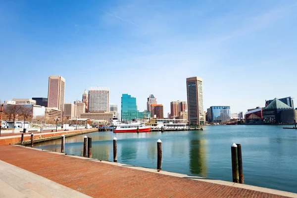Panoramatický Pohled Baltimore Inner Harbor Marina Mrakodrapy Proti Modré Obloze — Stock fotografie
