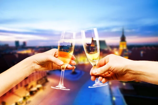 Warsaw Polsko downtown s brýlemi šampaňského — Stock fotografie