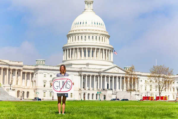 Mujer Protesta Frente Capitolio Estados Unidos Washington Sosteniendo Cartel Diciendo — Foto de Stock