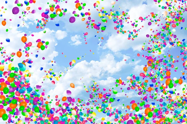 Grupo Muchos Globos Aire Colores Vuelan Cielo Atardecer — Foto de Stock