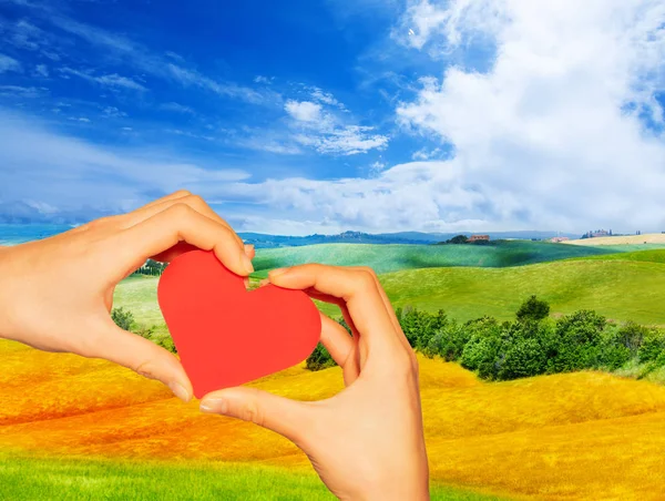 Kırmızı Aşk Kalp Arka Plan Toskana Renkli Tepeler Talya — Stok fotoğraf