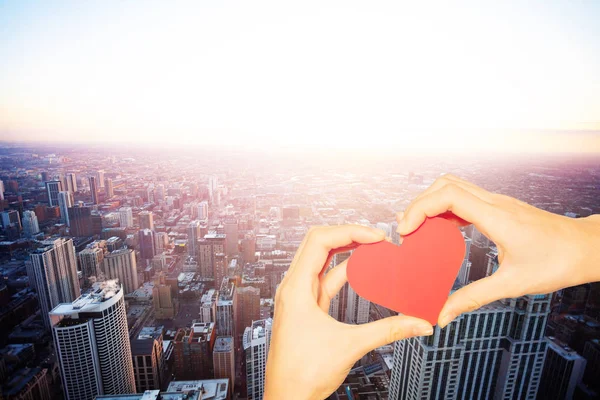 红色爱的心和背景芝加哥城市天际线全景日出 — 图库照片