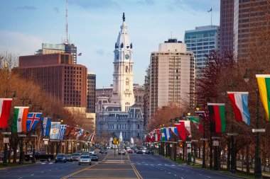 Philadelphia City Hall, ABD'ye giden Benjamin Franklin Parkway'in manzara manzarası