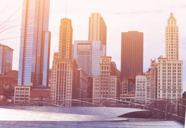 Şehir merkezindeki ana şehir parkı ve Chicago City gökdelenleri, Illinois, ABD