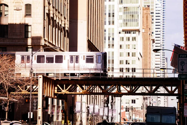 Metro Pasando Por Puente Ciudad Chicago Illinois —  Fotos de Stock