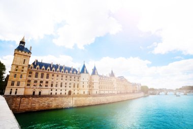Paris Yüksek Mahkemesi Cour de Cassation Şehir cite adada Seine nehri üzerinde