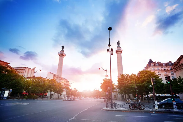 バリエール トローネの柱 プレイス ネイション スクエア パリ東門 フランス — ストック写真