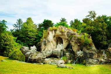 Baharda Versailles Sarayı'nda Apollon Hamamı Korusu, Fransa, Avrupa