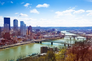 Pittsburg şehir merkezi binaları ve Monongahela nehri, Pennsylvania, Usa