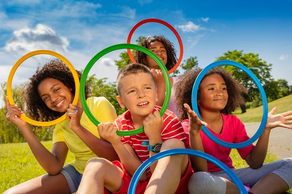 Large Group Divers Looking Kids Look Color Hoops Making Funny — Stock Photo, Image