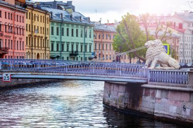 Griboedov Kanalı ve dört aslan köprüsü, Saint Petersburg, Rusya