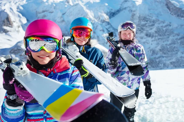 Portrait Cute Girl Hold Ski Shoulder Group Kids Friends Colorful — Stock Photo, Image