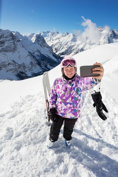 Blick Von Oben Auf Ein Mädchen Das Winter Selfie Macht — Stockfoto