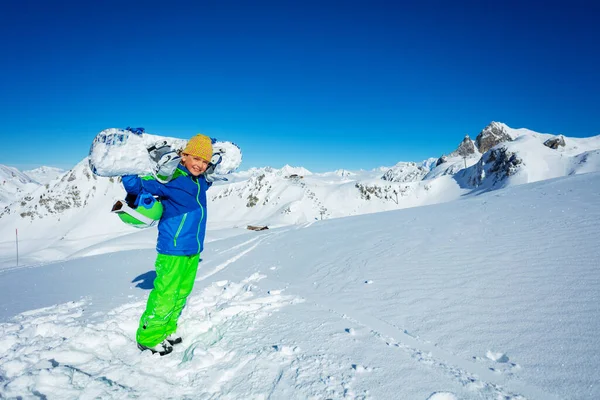 Portrait Boy Holding Snowboard Casual Hat Shoulders Mountain Panorama Good — Stock Photo, Image