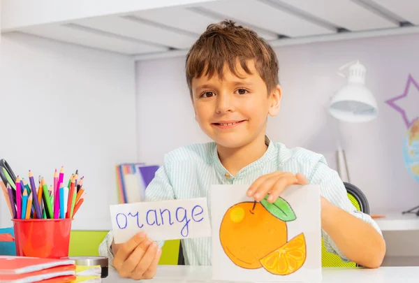 Positieve Jongen Ontwikkelingsklasse Met Woord Objectkaart Tijdens Aba Therapie — Stockfoto