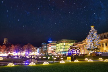Stuttgart Schlossplatz Meydanı, Noel süslemeleri ve yeni yıl ağacı, Almanya