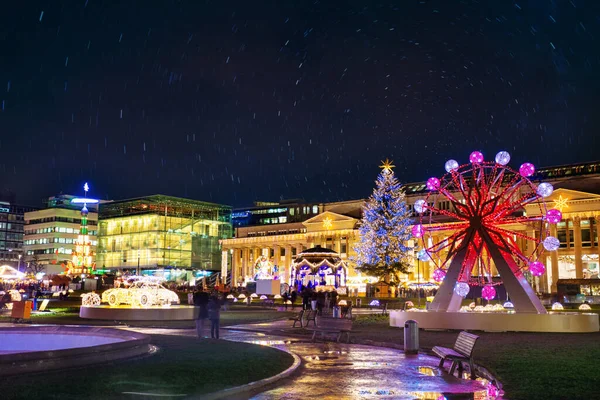 Säule Und Weihnachtsschmuck Auf Dem Schlossplatz Stuttgart Vor Neujahr — Stockfoto