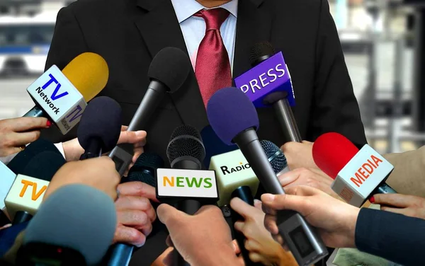 Media Press Interview Group Journalists Surrounding Vip — Stock Photo, Image