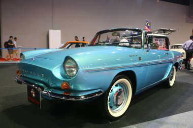 Kuala Lumpur, Malezya-Kasım 1,2018: Renault Caravelle imal ve Renault tarafından pazarlanan bir spor otomobil olduğunu. Arabayı Kuala Lumpur International Motor Show 2018 sırasında (Klims görüntülenen).