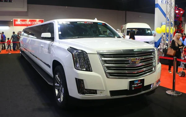 Kuala Lumpur Malaysia December 2018 Cadillac Escalade Long Limousine Displayed — Stock Photo, Image