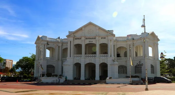ペラ州 マレーシアのイポー市内中心部に位置するイポー ペラ州 マレーシア 2019 イポー市庁舎 1916 年にアーサー Hubback によるデザインだった — ストック写真