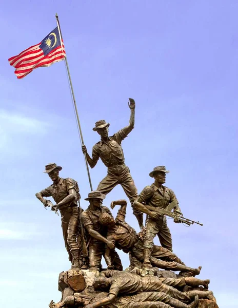 Kuala Lumpur Malaysia February 2019 National Monument Also Known Tugu — Stock Photo, Image