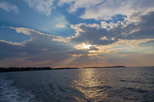 Der Himmel Über Der Insel Brioni Kroatien Adria Bei Sonnenuntergang — Stockfoto