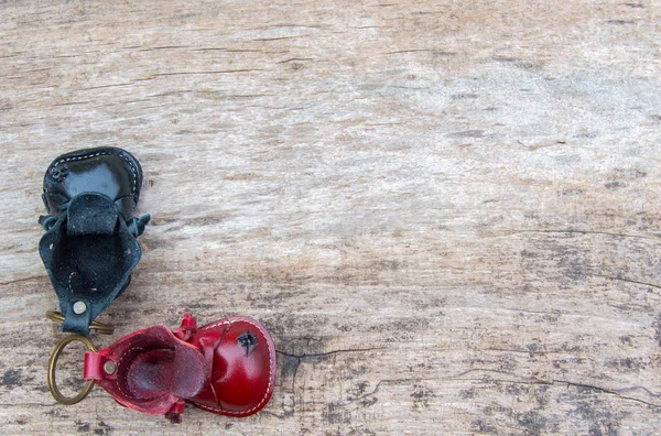 Colorfull Leather Key Ring Shape Old Shoe Wooden Background — Stock Photo, Image