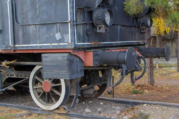 Uma Antiga Locomotiva Vapor Uma Exposição Museu Planalto Frente Estação — Fotografia de Stock