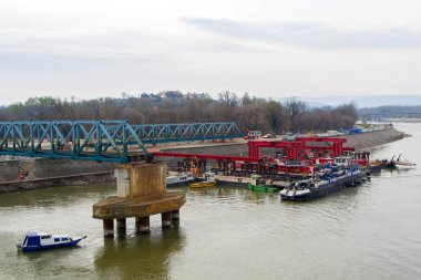 Köprü sökülmesi için şantiye