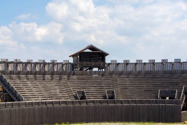 Yeniden inşa edilen Roma amfitiyatrosu, Coloseum