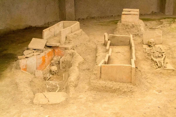 Roma mezarlarında iskeletler