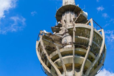 NATO bombalamasında televizyon kulesi hasar gördü