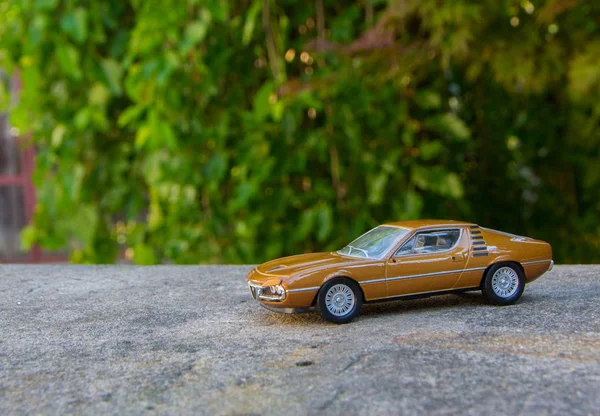 küçük araba oyuncak