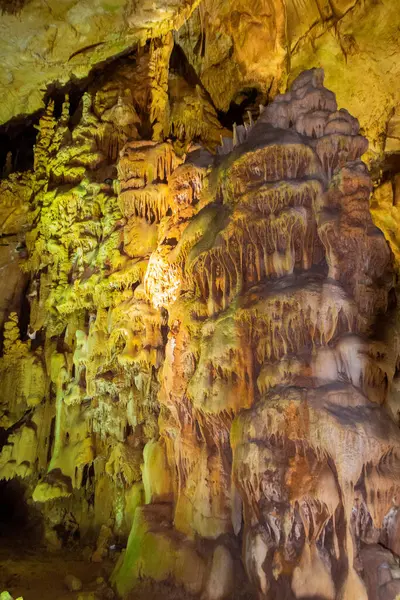 Estima Que Cueva Tiene Millones Años Símbolo Cueva Una Estalagmita —  Fotos de Stock