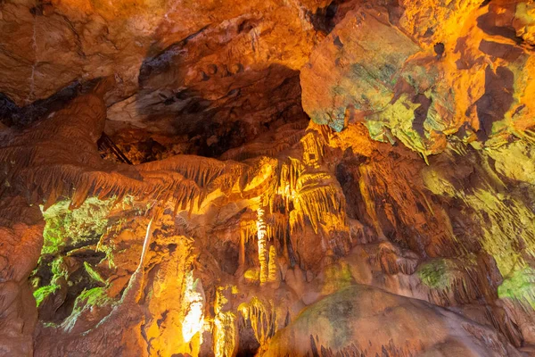 Estima Que Cueva Tiene Millones Años Símbolo Cueva Una Estalagmita —  Fotos de Stock
