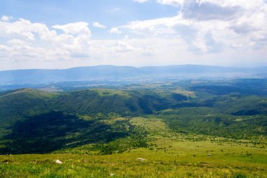Rtanj Dağı 'ndan ve zirvesi Siljak' tan 1570 metre yükseklikte, Sırbistan 'ın doğusundan görüntü