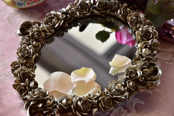 Mirror Decoration Flower Table Room — Stock Photo, Image