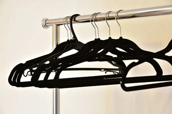 Oda giyim için birçok askıları