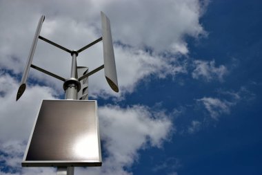 Rüzgar enerjisi ve doğal enerji güneş ışığı kullanarak hibrid jeneratör