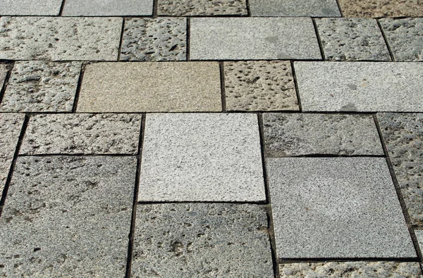 晴れた日の石畳のデザインが施された広場のグラウンド — ストック写真