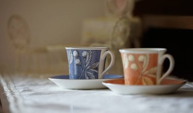 Orange blue ile bu masada içki                               