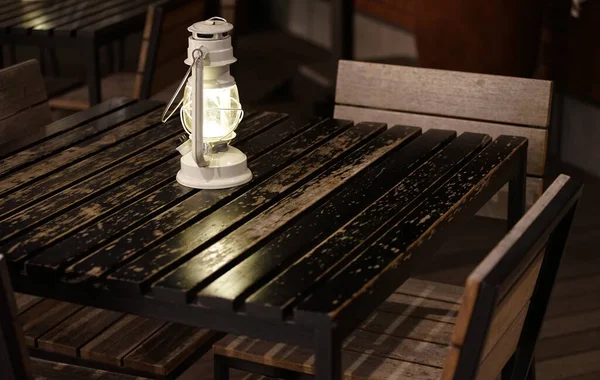 Φως Του Φανού Στο Ξύλινο Τραπέζι — Φωτογραφία Αρχείου