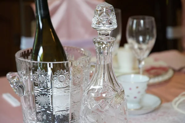 Şarap Şişesi Bir Bardak Masa — Stok fotoğraf