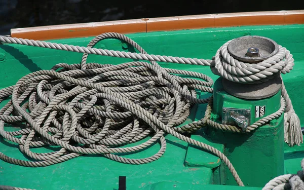 船甲板上的绳索 — 图库照片