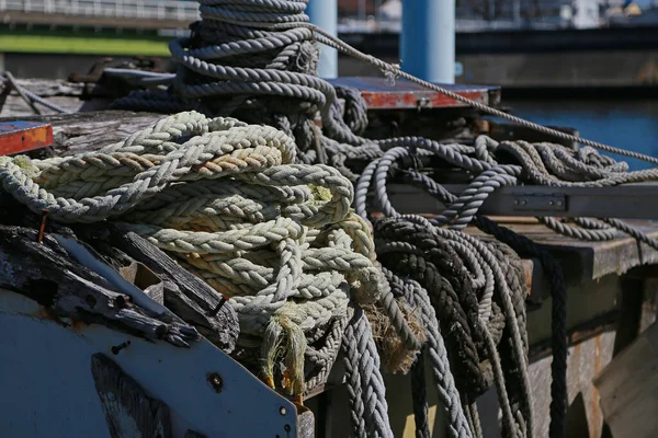 港口系泊绳的绳 — 图库照片