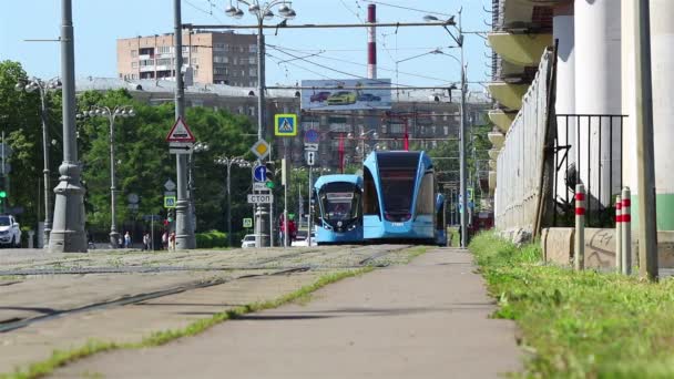 Provoz Hromadné Dopravy Moderní Tramvaje Autobusy Moskvě Rusko Červen 2017 — Stock video
