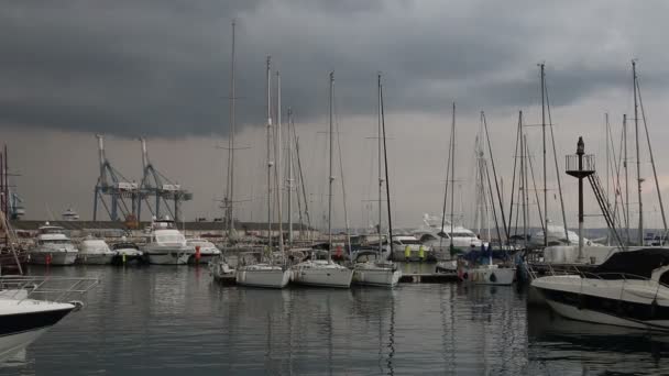 Larnaca República Chipre Novembro 2017 Marina Boats Overcast Weather — Vídeo de Stock