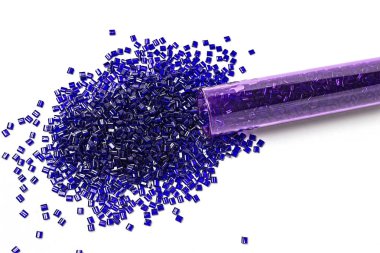 Polimerik boya. Plastik topaklar. Plastik cerrahi için renkli. Granüllerdeki pigmentler.